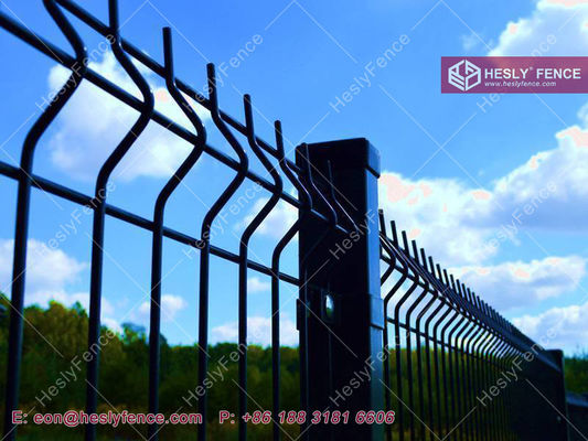 Chine 2.7m haute clôture en treillis métalliques... courbes 3D... épaisseur de fil 5.0mm... vert foncé. fournisseur