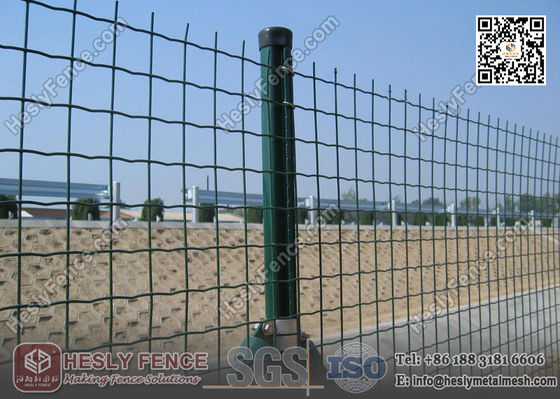 Chine Grillage soudé | Maille carrée 50x50mm | Revêtement PVC vert RAL6005 fournisseur