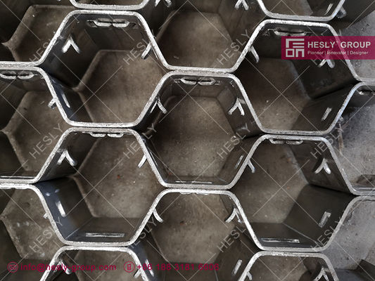 Chine 310S Hexmesh pour le revêtement des biscuits pour chats 50 mm de profondeur, 14 ga d'épaisseur, 2 " trou hexagonal fournisseur