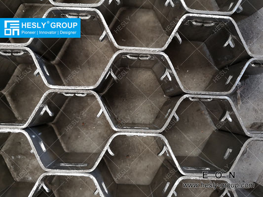 Chine Maillage métallique hexagonal en acier inoxydable pour revêtement réfractaire, trou hexagonal de 2 " fournisseur