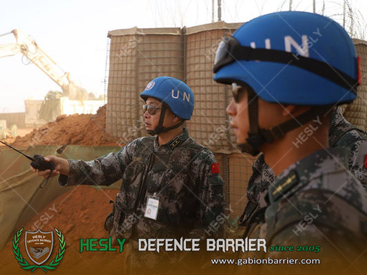 Chine Barrières de sable défensives militaires égyptiennes en Afrique du Nord, barrière gabion chinoise avec tissu géotextile vert olive fournisseur
