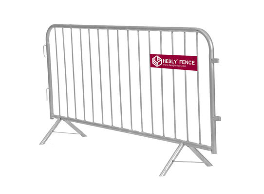 Chine 1.1 x 2.2m Barrière de foule à pattes d'épingle (usine chinoise) Barricade piétonne en acier galvanisé fournisseur