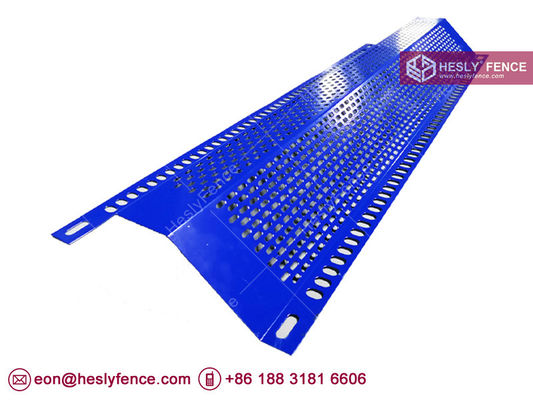 Chine Clôture brise-vent | 11mX5m | Tôle ondulée perforée | Monopente | 30% de surface ouverte - HeslyFence, Chine fournisseur