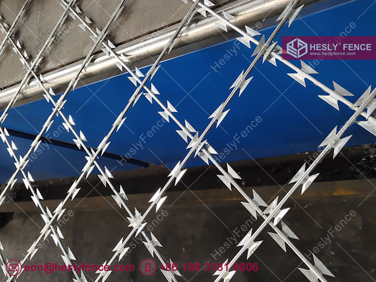 Chine Une grille de fer à rasoir soudé H2.5mX6.0m 75x150mm trou en diamant CBT-65 CBT-60 fournisseur
