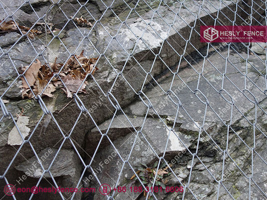 G65/3 fil d'acier à haute résistance à la traction chaîne de liaison filet de fil pour le système de barrière contre les chutes de roches fournisseur