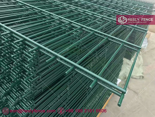 Clôture décorative à double fil | Panneau rigide 868 | Clôture en maille Decfor | Trou 60X200mm | Poteau SHS 60X60 - HESLY fournisseur