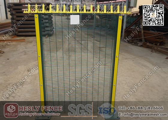 Panneaux de clôture de sécurité à treillis soudés 358 anti-coupe 3 "x 5" ouverture de treillis fournisseur