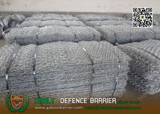 2.0mm 60X80mm 2X1X1m Corbeille en gabion en treillis hexagonal tissé avec couvercle fournisseur