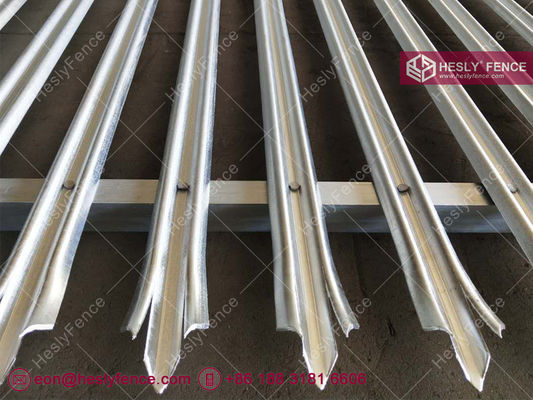 1.8x2.75m Clôture en acier avec revêtement en poudre fournisseur