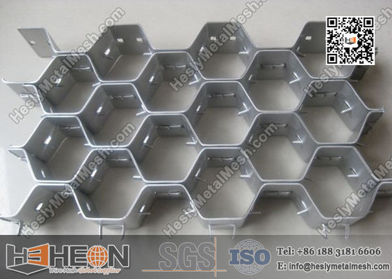 AISI304 1,5 x 20 x 50 mm Grille hexagonale pour revêtement réfractaire fournisseur