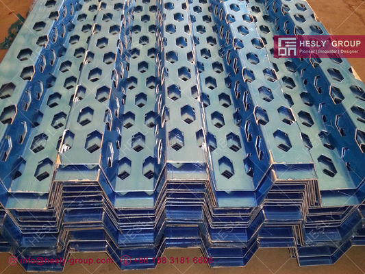 Façades en métal perforé d'aluminium 530X2000mm pour l'esthétique intérieure et extérieure des murs de bâtiments fournisseur