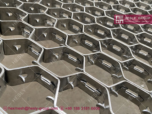 AISI304 en acier inoxydable 14 calibre 50 mm revêtement de grille hexagonale métallique réfractaire fournisseur