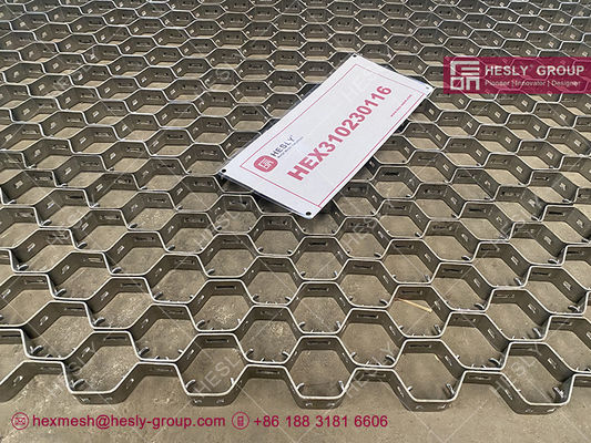 AISI304 en acier inoxydable 14 calibre 50 mm revêtement de grille hexagonale métallique réfractaire fournisseur