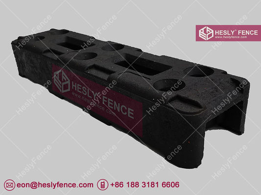 Des pieds en caoutchouc recyclées. Une ouverture OD32mm. HeslyFence-Chine. fournisseur