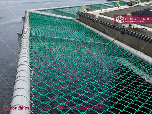 Tissu de chaîne en vinyle vert | Filet de sécurité de périmètre d'hélideck | Trou 50x50mm | Bord à joint | HeslyFence-Chine fournisseur