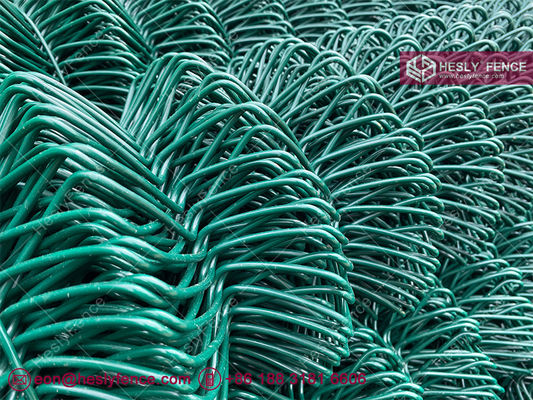 Filet de sécurité de périmètre de héliport vert | Grillage plastifié PVC | fil de 4,0 mm | maille de 50 mm | HeslyFence fournisseur