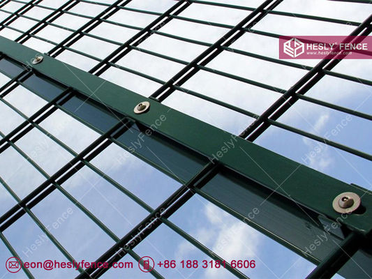 868 Double Wire Mesh Fencing | Clôture de périmètre sportif | Fil horizontal double de 6,0 mm | Panneau de grillage rigide | Revêtement en poudre fournisseur