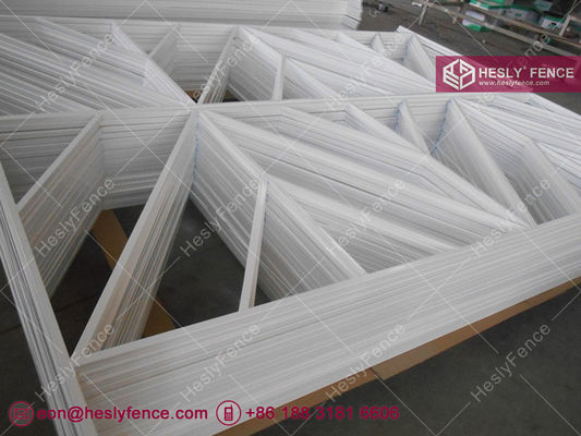 Système de clôture temporaire décorative | Barrière piétonne | Tube de cadre 19mm | Revêtement en poudre blanc | HeslyFence-Chine fournisseur