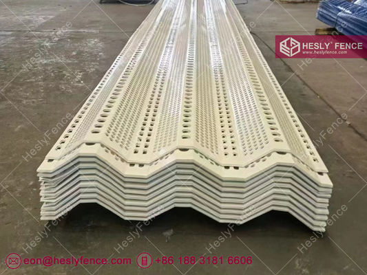 Panneaux anti-vent en acier. Largeur 900 mm. Panneau métallique perforé ondulé pour le contrôle du vent et de la poussière. Couleur gris - Hesly. fournisseur