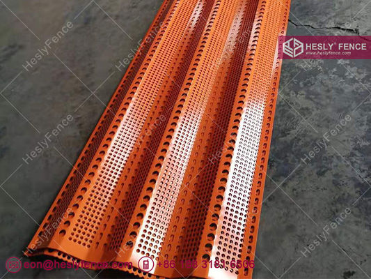 Panneaux anti-vent en acier. Largeur 900 mm. Panneau métallique perforé ondulé pour le contrôle du vent et de la poussière. Couleur gris - Hesly. fournisseur