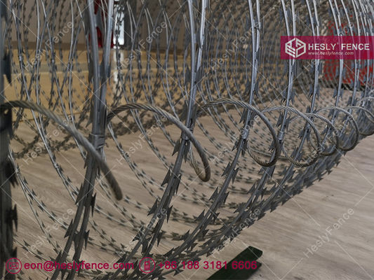 Déploiement rapide Barrière de fil de rasoir Profil de pyramide Concertina fil de rasoir BTO-22 hauteur de 1,6m HeslyFence Chine fournisseur