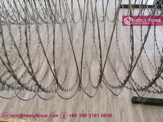 Déploiement rapide Barrière de fil de rasoir Profil de pyramide Concertina fil de rasoir BTO-22 hauteur de 1,6m HeslyFence Chine fournisseur