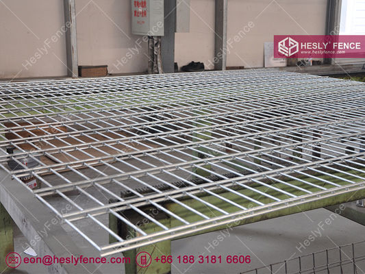 656 Double Wire Mesh Fencing | Clôture de sport | fil horizontal double de 6,0 mm | Panneau de grillage rigide | Revêtement en poudre fournisseur