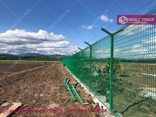 3m haut filet de fil de fer soudé pour le périmètre de l'aéroport, revêtement en PVC RAL6005, usine de clôtures en Chine fournisseur