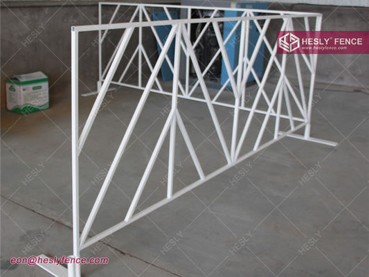 Barrière de sécurité de triathlon portable pour événements sportifs, 1,1 m de haut, 2,2 m de large, barrière anti-foule rouge fournisseur