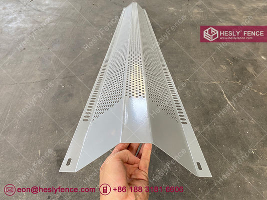Clôture brise-vent en acier ondulé perforé avec un taux d'ouverture de 30 % | largeur 300 mm | longueur 3000 mm | Revêtement en poudre gris - Hesly fournisseur