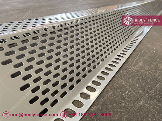 Clôture brise-vent en acier ondulé perforé avec un taux d'ouverture de 30 % | largeur 300 mm | longueur 3000 mm | Revêtement en poudre gris - Hesly fournisseur