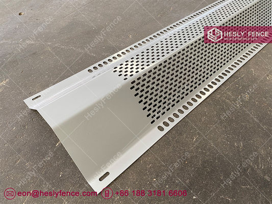 Clôture brise-vent en acier ondulé perforé avec un taux d'ouverture de 30 % | largeur 300 mm | longueur 3000 mm | Revêtement en poudre gris - Hesly fournisseur
