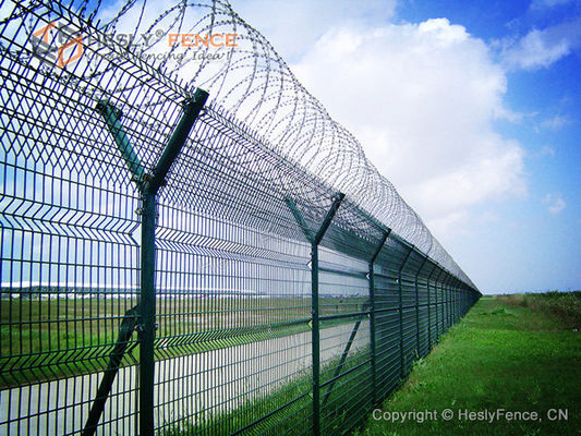 2.8m haute clôture de sécurité du périmètre de l'aéroport avec le haut Concertina bobine, anti-escalade mesh, PVC revêtu RAL6005 fournisseur