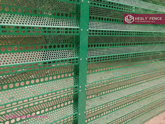 La clôture de ventilation en acier ondulé, feuille perforée, taux d'ouverture de 30%, contrôle des poussières du chantier de charbon, fournisseur