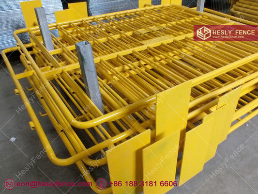 Barrière de contrôle de foule | Hauteur 1,1 m | Revêtement en poudre jaune | Pieds plats en acier | China Hesly Fence fournisseur