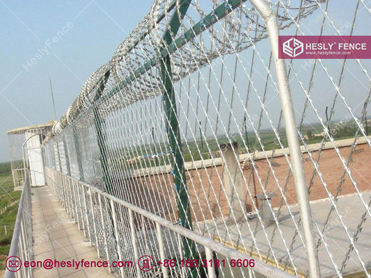 2.4mX6.0m, 150X300mm Diamond Hole Razor Fencing Mesh. Chine fournisseur de filet de rasoir soudé fournisseur