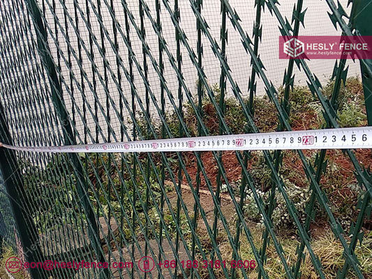 1.8mX6.0m CBT-60 Maillage de sécurité soudé à rasoir 150X300mm Diamant ouverture fournisseur