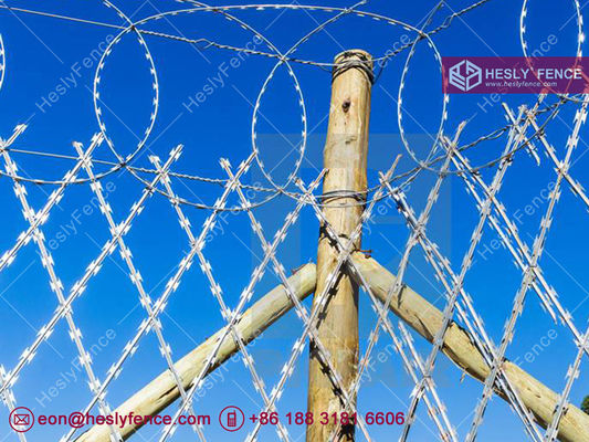 Grille de rasoir soudée à ouverture losange, 2,1X6,0m, revêtue de poudre, China HeslyFence fournisseur