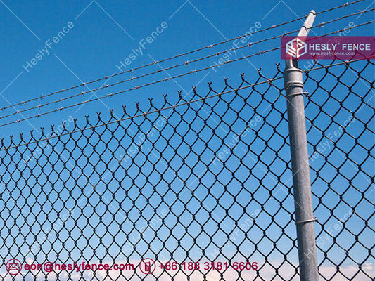Clôture en grillage HESLY avec poteau en "Y" et fil de rasoir supérieur | Maille diamantée de 2 pouces | Hesly Fence - Chine fournisseur