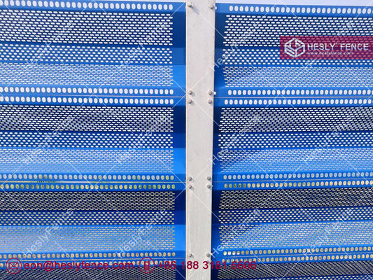 Pare-vent perforé | Taux d'ouverture de 30% | Revêtement en poudre bleu - HeslyFence fournisseur