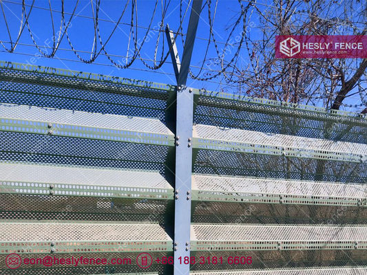 Pare-vent perforé | Taux d'ouverture de 30% | Revêtement en poudre bleu - HeslyFence fournisseur